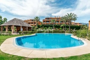 2 bedrooms Apartment in Estepona, Spain No. 35394