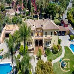 10 bedrooms House in La Quinta, Spain No. 37652 - Image 2
