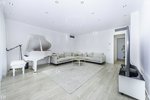 4 rooms Apartment in Barcelona, Spain No. 402 - Image 2