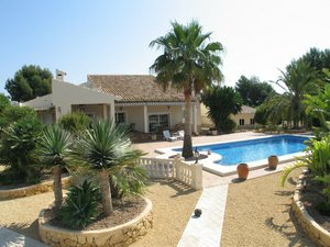 4 bedrooms Villa in La Nucia, Spain No. 4310