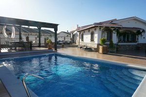 4 bedrooms Villa in Caleta de Velez, Spain No. 46746