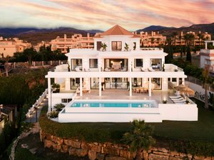 8 bedrooms Villa in Malaga, Spain No. 47422