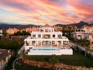 8 bedrooms Villa in Malaga, Spain No. 47426