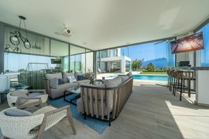 6 bedrooms Villa in Benahavis, Spain No. 4832