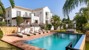 6 bedrooms Villa in Marbella, Spain No. 48671