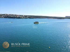 5 bedrooms Villa in Es Castell, Spain No. 5096