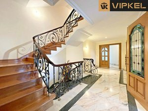 6 bedrooms House in Santa Comba, Spain No. 53204