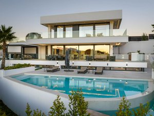 4 bedrooms Villa in Marbella, Spain No. 53403