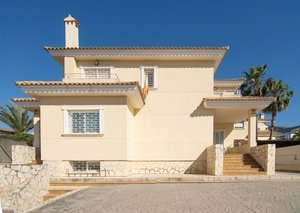 4 bedrooms Villa in Benidorm, Spain No. 5417