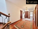 5 bedrooms House in Bergondo, Spain No. 55688 - Image 9