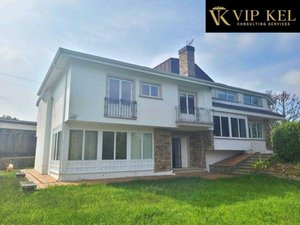 7 bedrooms House in Bergondo, Spain No. 55689