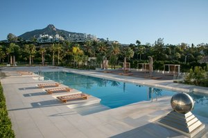 4 bedrooms Apartment in Marbella Golden Mile, Spain No. 571