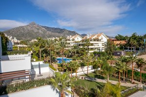 3 bedrooms Penthouse in Marbella, Spain No. 573