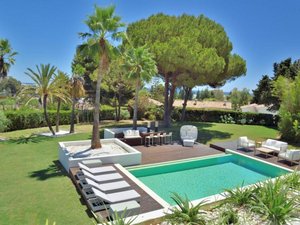 6 bedrooms Villa in Marbella, Spain No. 585