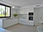 6 bedrooms Villa in Marbella, Spain No. 585 - Image 12