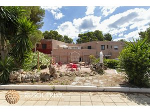 Bar in Es Mercadal, Spain No. 6195