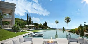 7 bedrooms Villa in Marbella, Spain No. 624
