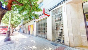Commercial property in Zaragoza, Spain No. 65987