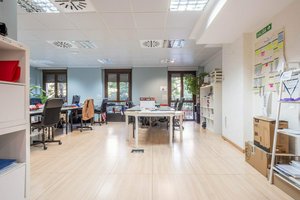 Office in Zaragoza, Spain No. 66147