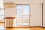 3 bedrooms Apartment in Zaragoza, Spain No. 66794 - Image 2