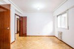 3 bedrooms Apartment in Zaragoza, Spain No. 66794 - Image 8