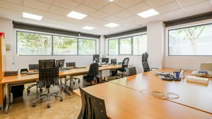 200m² Office in Zaragoza, Spain No. 67605