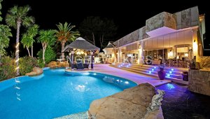 4 bedrooms House in Marbella, Spain No. 68012