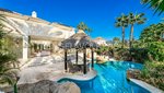 4 bedrooms House in Marbella, Spain No. 68012 - Image 2