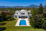 4 bedrooms Villa in Marbella, Spain No. 69131 - Image 5