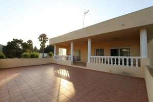 5 bedrooms House in Turis, Spain No. 70054