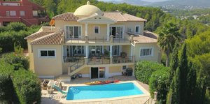 5 bedrooms Villa in Alicante, Spain No. 70770