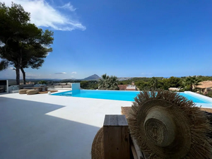 4 bedrooms Villa in Alicante, Spain No. 70796