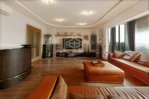 5 bedrooms Apartment in Barcelona, Spain No. 7413