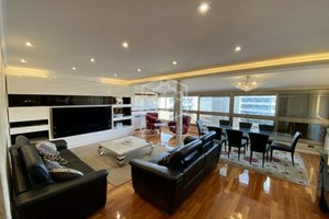 4 bedrooms Apartment in Barcelona, Spain No. 7426