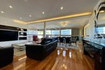 4 bedrooms Apartment in Barcelona, Spain No. 7426 - Image 2