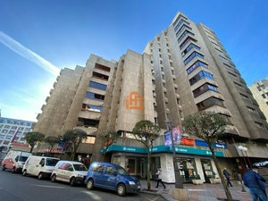 107m² Office in Leon, Spain No. 75459