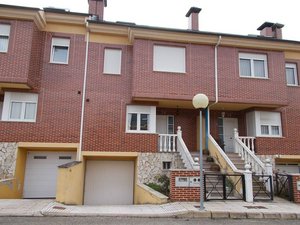 4 bedrooms House in Sariegos, Spain No. 77201