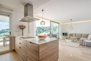 3 bedrooms Apartment in Benahavis, Spain No. 77590
