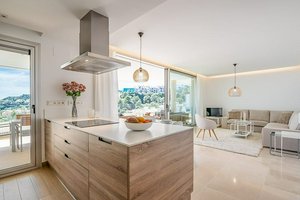 3 bedrooms Apartment in Benahavis, Spain No. 77594