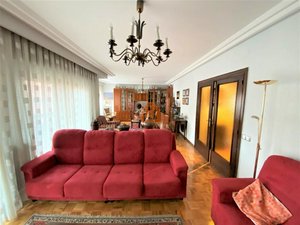 4 bedrooms Apartment in Leon, Spain No. 78685