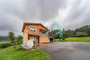 4 bedrooms House in Soto del Barco, Spain No. 79739