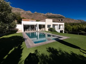 5 bedrooms Villa in Altea, Spain No. 80919