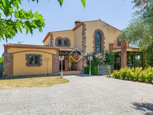 5 bedrooms Villa in Peralada, Spain No. 81065