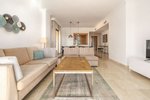 3 bedrooms Apartment in Benahavis, Spain No. 82073 - Image 3
