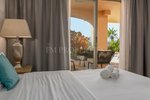 3 bedrooms Apartment in Benahavis, Spain No. 82073 - Image 8