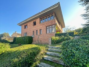 5 bedrooms House in Girona, Spain No. 84410