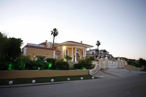 8 bedrooms Villa in Cadiz, Spain No. 84824