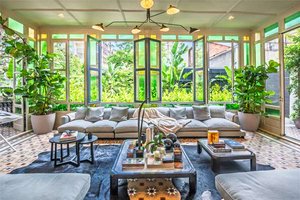 4 bedrooms Apartment in Eixample, Spain No. 86467