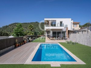 5 bedrooms House in Matadepera, Spain No. 86544