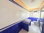 5 bedrooms House in Leon, Spain No. 86793 - Image 8